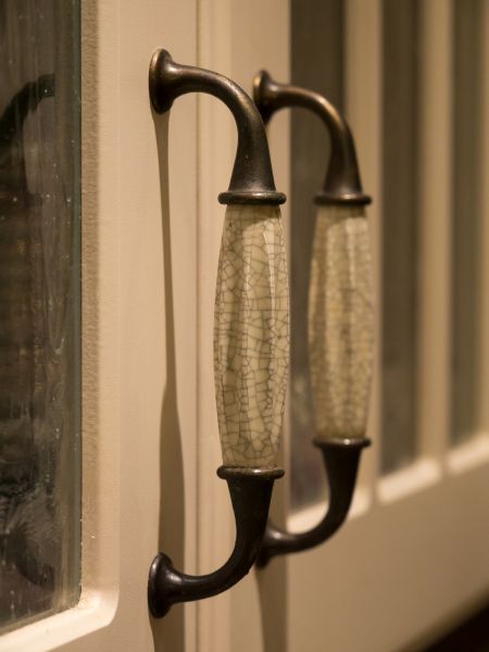 Cabinet Pulls Replacement in Victoria